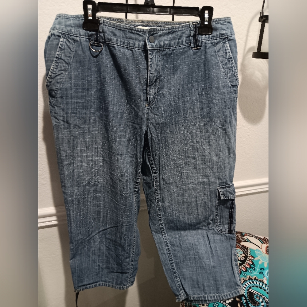 Blue Cropped Jeans with Relaxed Fit and Faded Look
